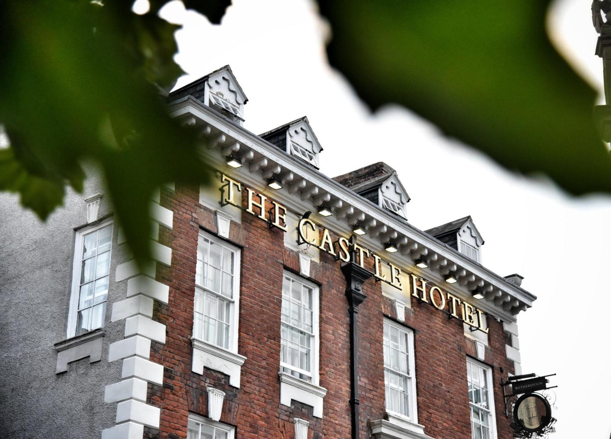 The Castle Hotel Wetherspoon Ruthin Exterior foto