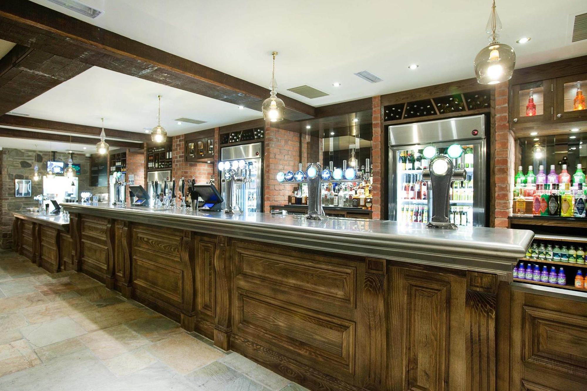 The Castle Hotel Wetherspoon Ruthin Exterior foto