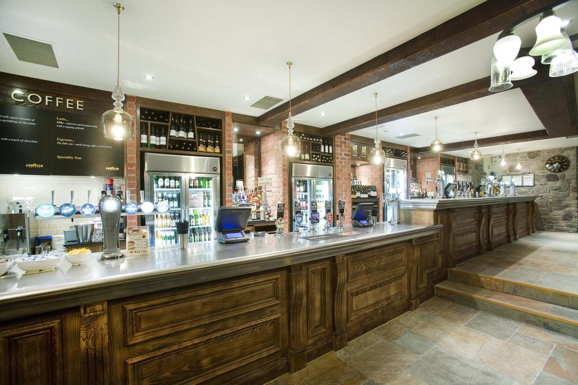 The Castle Hotel Wetherspoon Ruthin Exterior foto